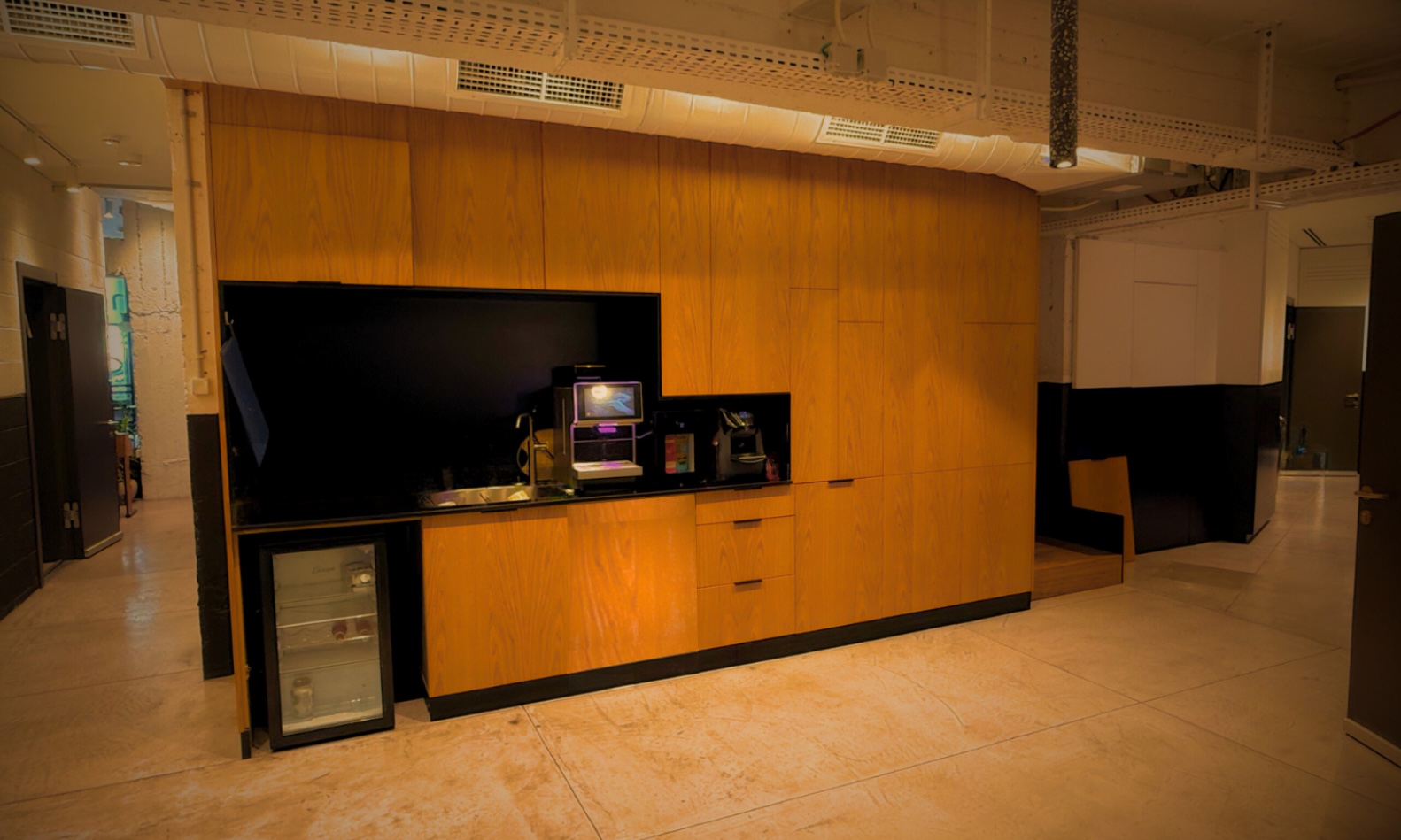 Kitchen & Lounge